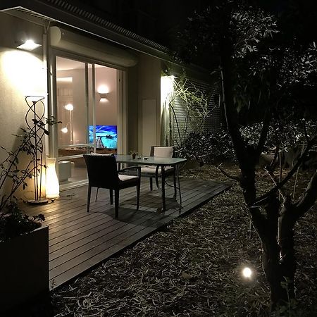 Luxurious By The Beach Apartment With Garden Τελ Αβίβ Εξωτερικό φωτογραφία