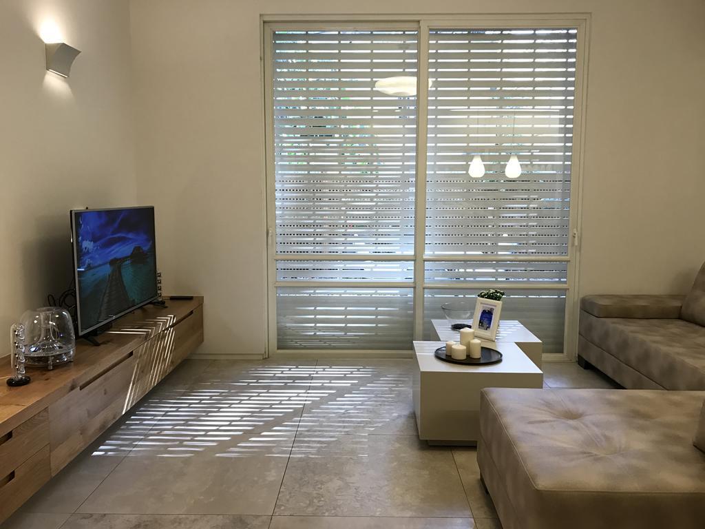 Luxurious By The Beach Apartment With Garden Τελ Αβίβ Εξωτερικό φωτογραφία