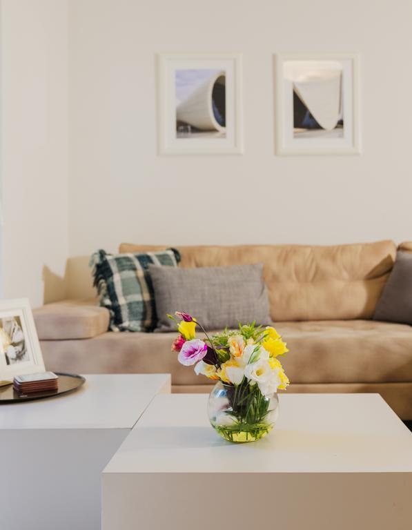Luxurious By The Beach Apartment With Garden Τελ Αβίβ Εξωτερικό φωτογραφία