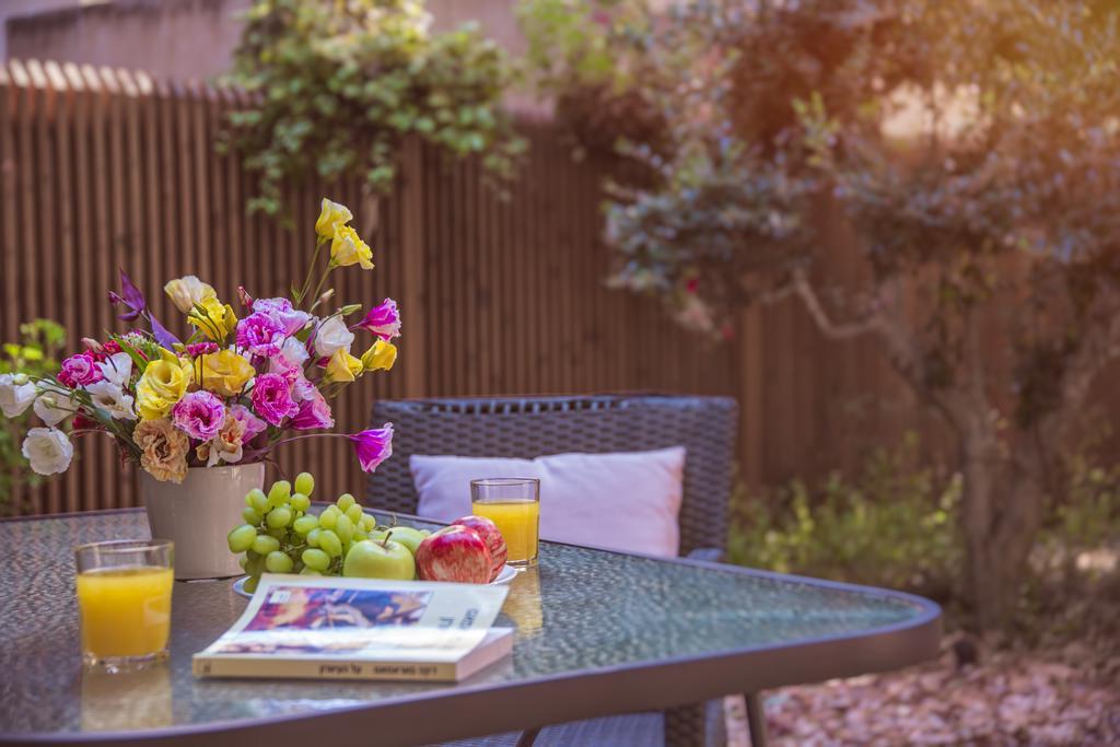 Luxurious By The Beach Apartment With Garden Τελ Αβίβ Εξωτερικό φωτογραφία