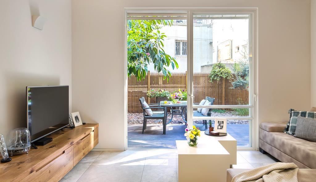 Luxurious By The Beach Apartment With Garden Τελ Αβίβ Εξωτερικό φωτογραφία